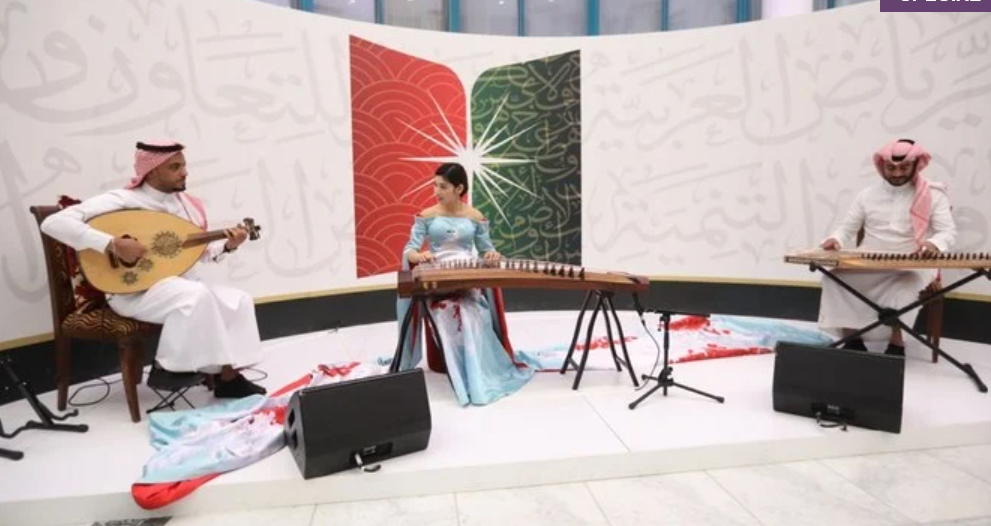 һĶ | аڼ䣬ЩʹҵǩԼ