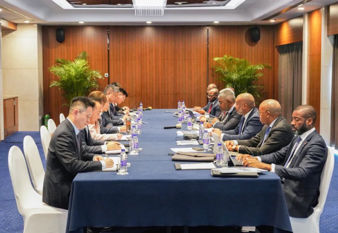 ʮֵίǡ³λ밲ҪԱ̸